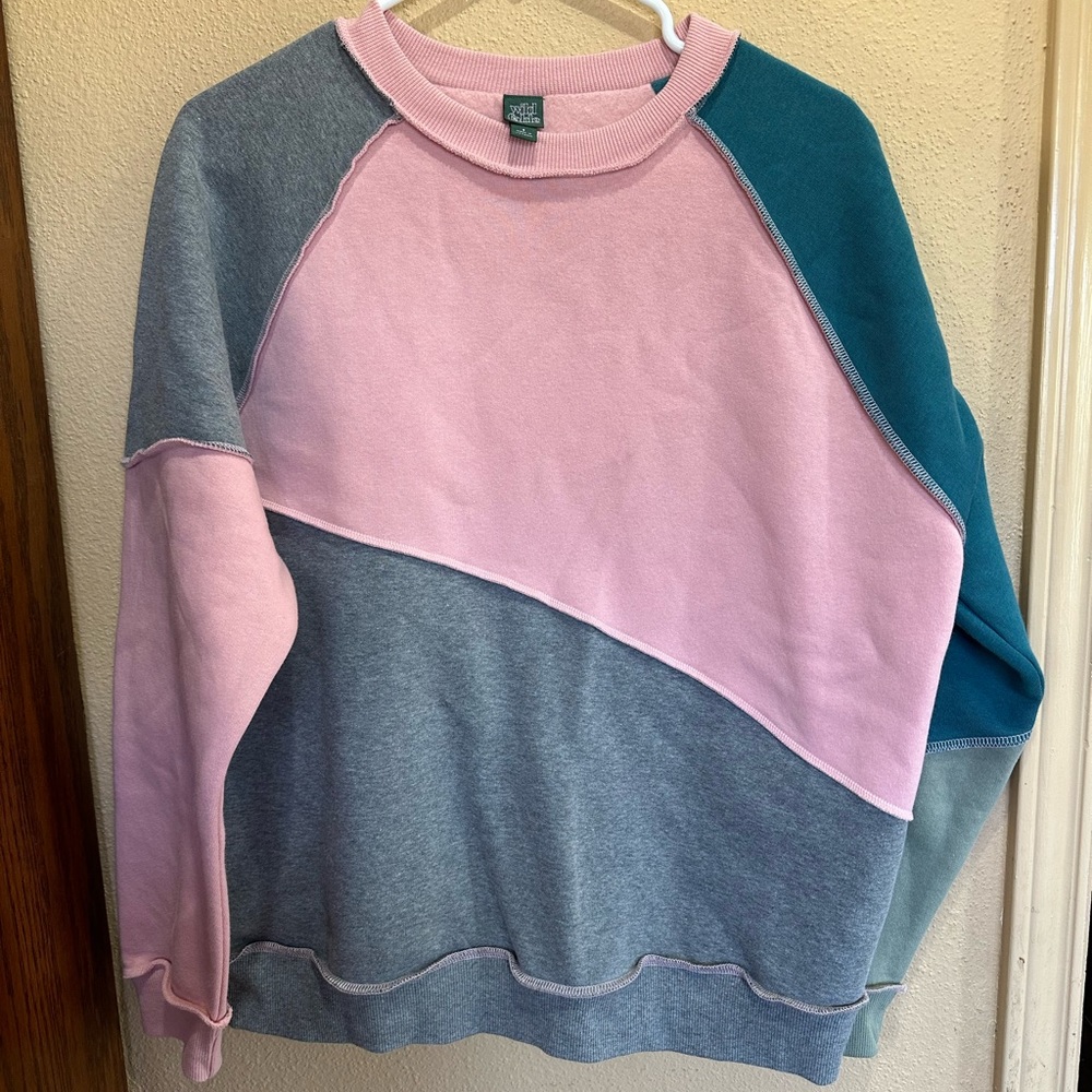 Wild Fable color block sweatshirt. Size Small. NWOT.